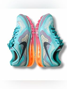 Nike Air Max 2014 Sneakers women's Size 7
Style 621078-305 VT